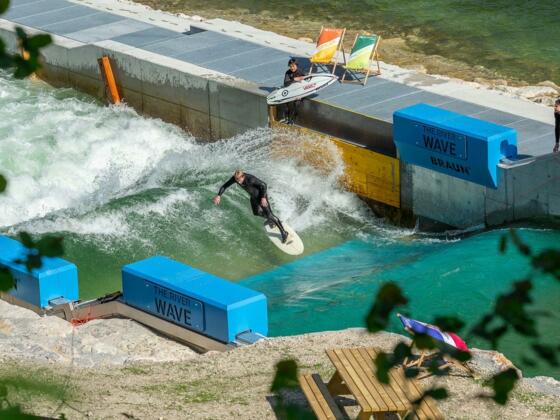 Reiter auf der Welle in Ebensee