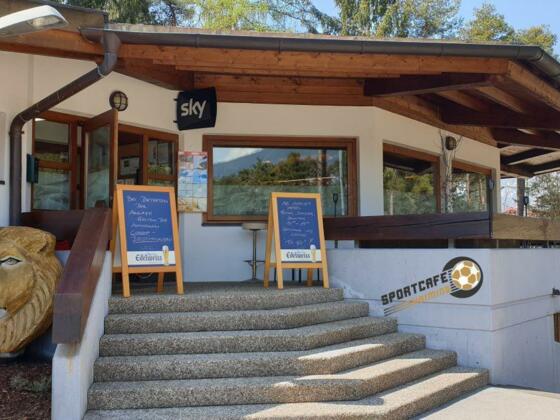 Sportcafé Haiming_Außenansicht Tag