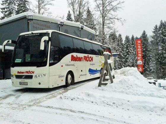 Skibus Kasberg Almtal Fröch Reisen