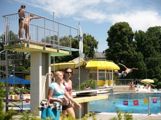 Rutsche ins Kühle Nass