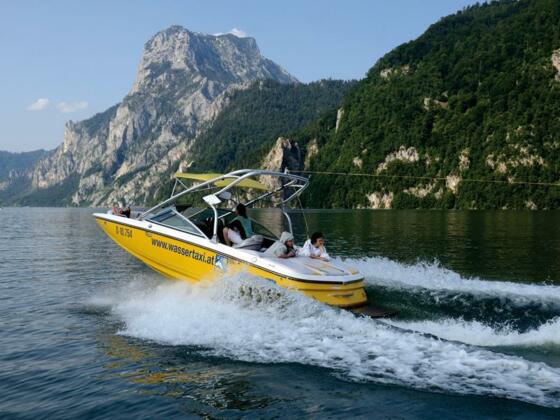 Speedboot `Mastercraft X2`
