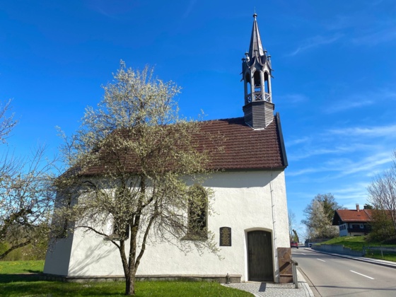 Frontansicht der Kapelle