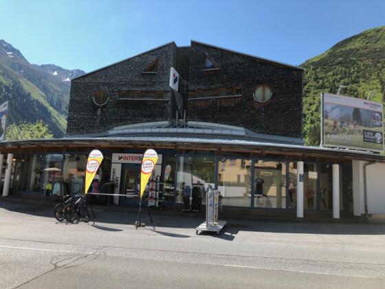 INTERSPORT Wolfart - Hauptgeschäft gegenüber Hotel Ballunspitze