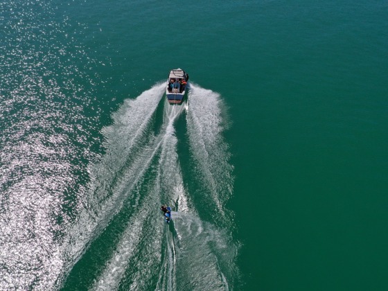 2021-waterski-5381349_1280-pixabay