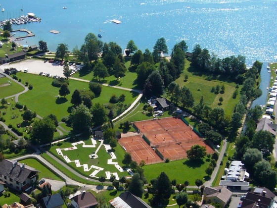 Tennispl\u00e4tze im Freizeitgelaende Unterach