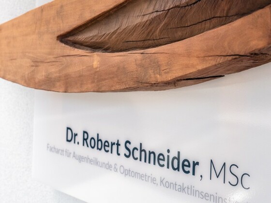 Augenarzt Dr. Schneider