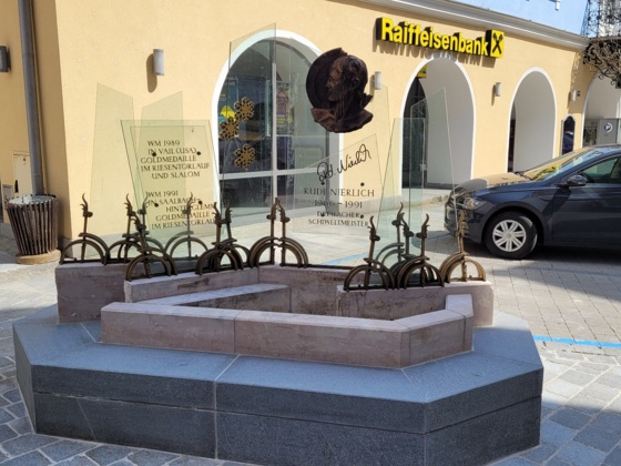 Rudi Nierlich Denkmal