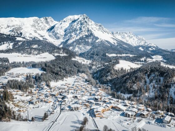 Scheffau_Ortsansicht Winter_Wilder Kaiser