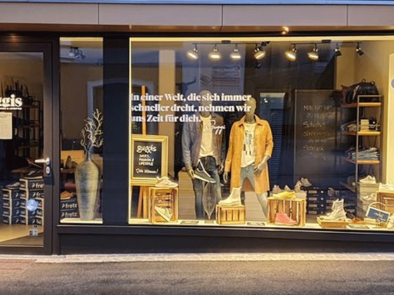 Guggis Shoes, Fashion & Lifestyle