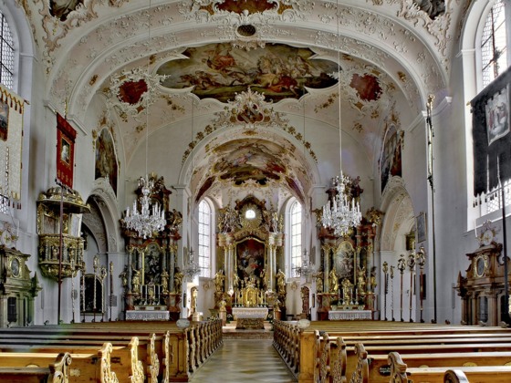 Kirche St. Peter und Paul in Mittenwald mit Freskomalerei