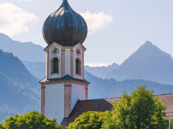 Kirche St. Sebastian in Krün Sommer