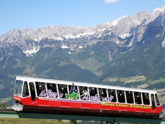 Mit der Ellmauer Standseilbahn geht es hinauf auf den Hartkaiser.