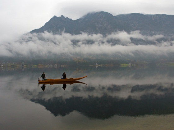 Fischen auf Zille im Nebel
