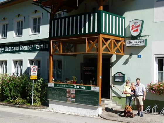 Gasthaus \"Wirt im Dorf\"
