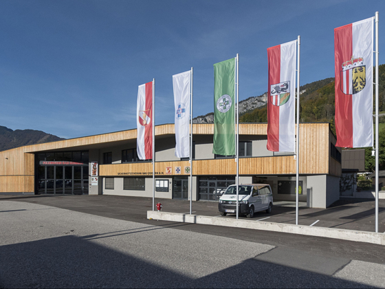 Einsatzzentrum in Bad Goisern mit Feuerwehr Bergrettung und Wasserrettung