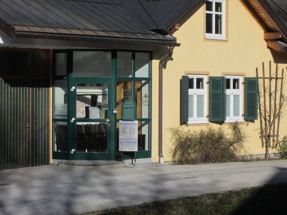 Eingang Praxis Dr. Mauel Christoph - Ordination am Mühlbach