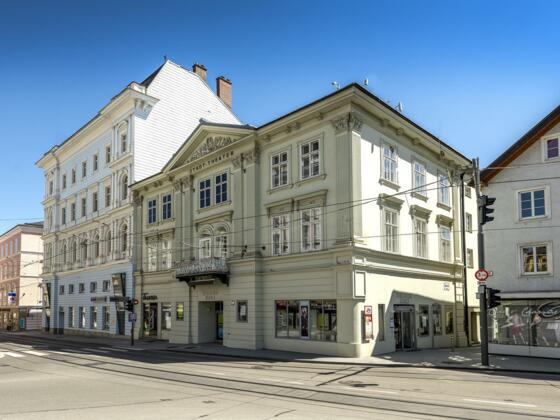 Stadttheater und Kino