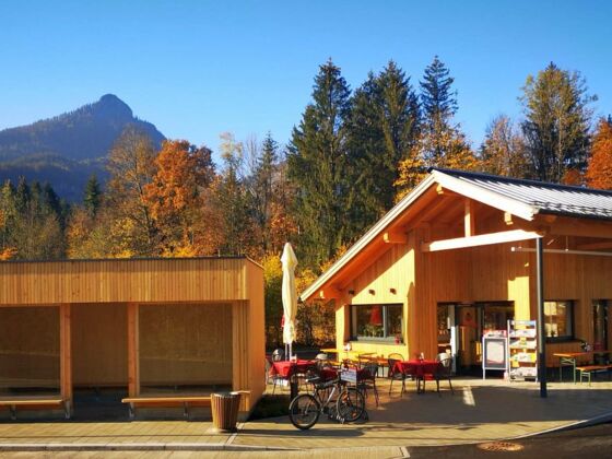 Buffet Beer am Busbahnhof Strobl