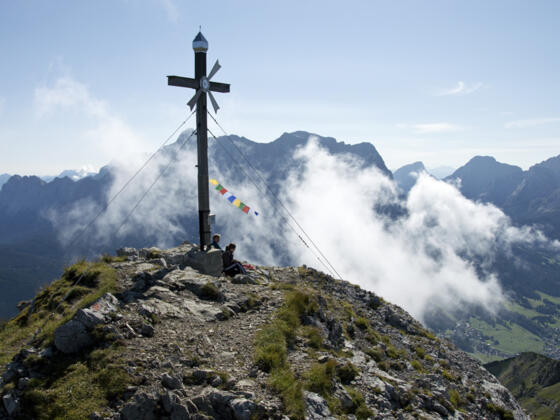 Wer früh am Gipfel ankommt, ist meistens (aber nicht immer) allein.