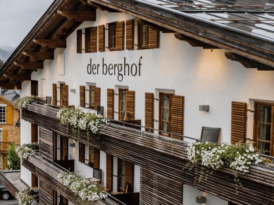 Berghof-zugeschnitten