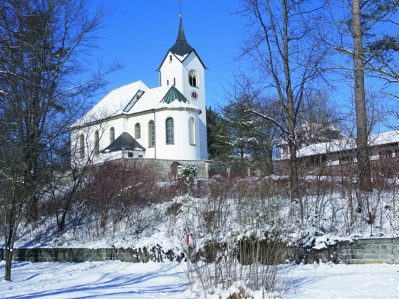 Kirche St. Walburga im Winter