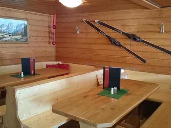 Gemütlich sitzen in der Edtalm