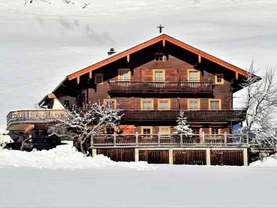 Das Bauernhaus mit der Ferienwohnung im 2. Stock