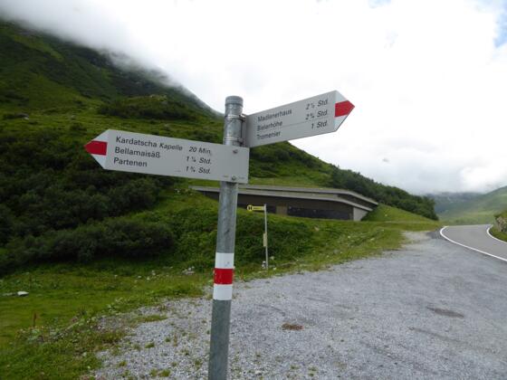 Abzweigung des Wanderwegs