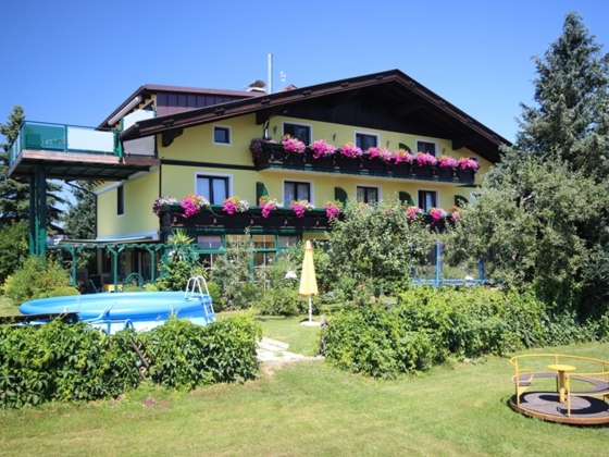 Gästehaus,  Ferienwohnung Hemetsberger
