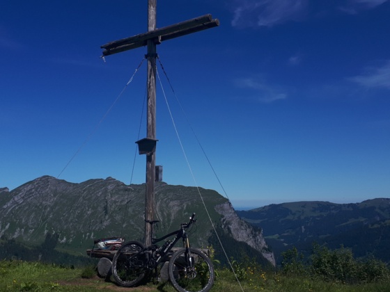 Gipfekreuz Lug (1767m)