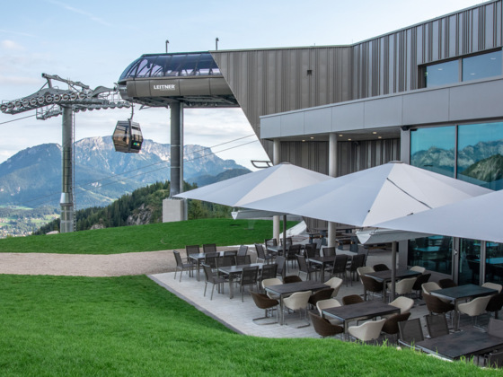 Mittelstation Jennerbahn mit Restaurant Halbzeit