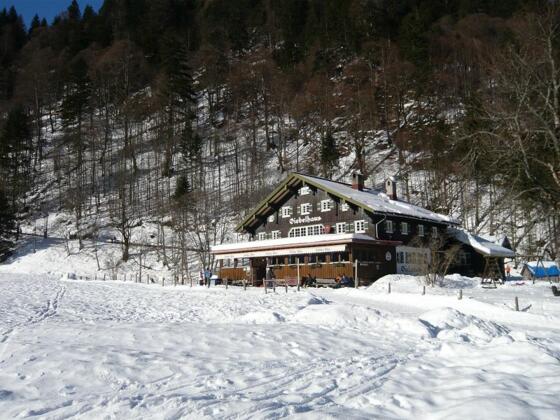 Auch im Winter ist das Giebelhaus immer einen Ausflug wert.