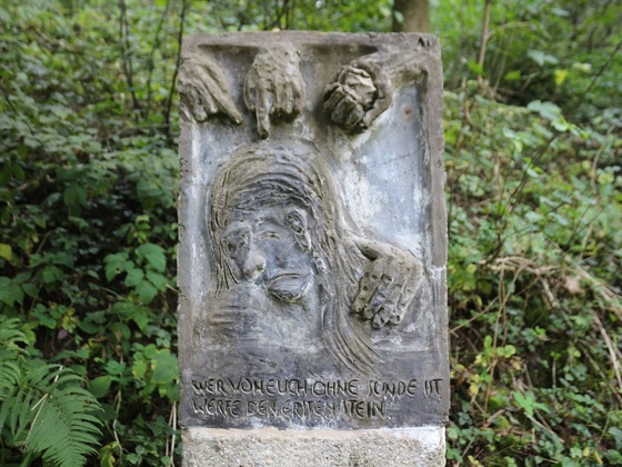 Wer von euch ohne Sünde ist, der werfe den ersten Stein