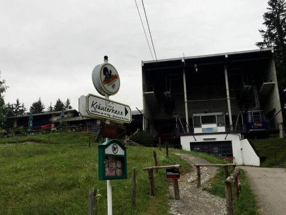 Zur Kräuterhexe bei der Mittelstation Hochriesbahn © Chiemsee-Alpenland Tourismus