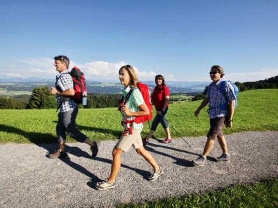Aussichtsreich Wandern auf dem Höhenweg