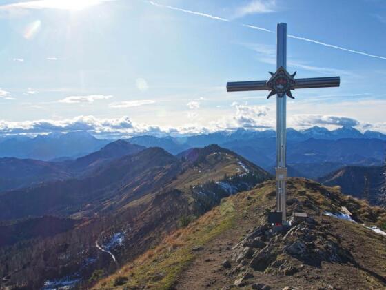 Gipfel des Almkogels mit Blick Richtung Süden, im Verlauf der Dürrensteigkamm