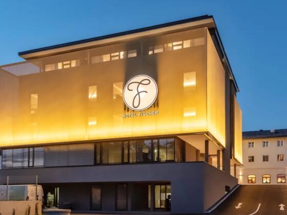 Das Haupthaus des Hotels und Restaurant Fischer