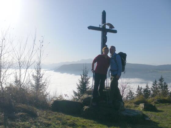 Gipfelkreuz vor Attersee