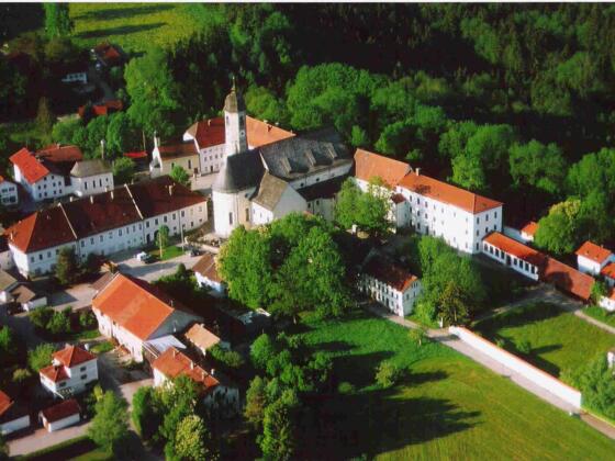 Kloster Weyarn aus der Luft