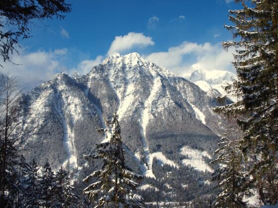 Zamseggerkogel 1031m, Blick über Ostrawitz zur Spitzmauer und Priel.