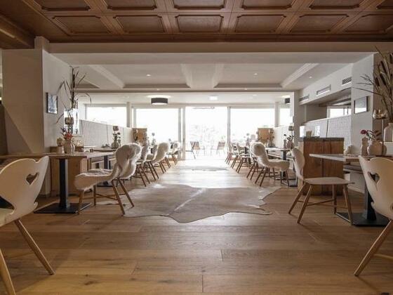 Valavier Restaurantbereich Neu