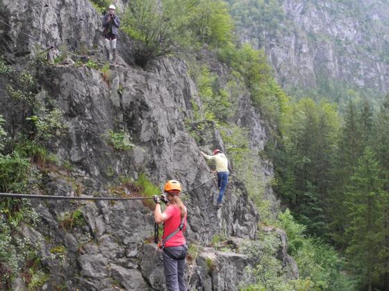 Auf der ersten Seilbrücke