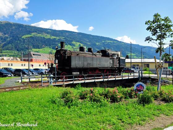 Gleich beim Start befindet sich das in Tirol einzigartige Eisenbahnmuseum.