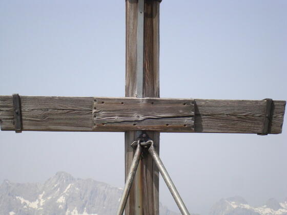 Gipfelkreuz auf dem Hohen Brett