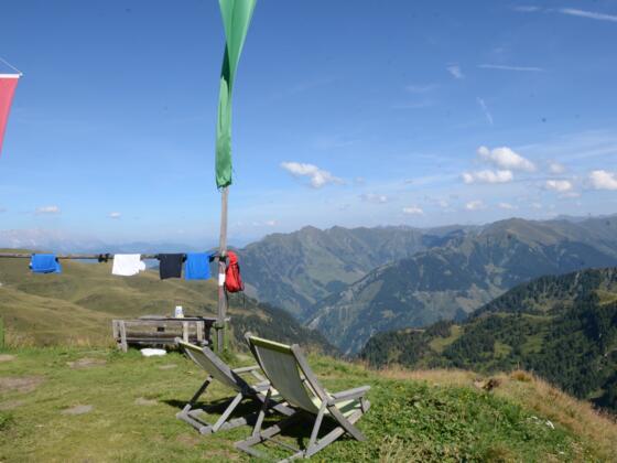 Hier lässt sich’s aushalten: die Grasterrasse der Gleiwitzer Hütte
