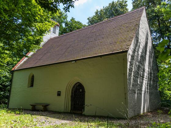 Eingangstor zur Kapelle St. Georg in Roggenstein