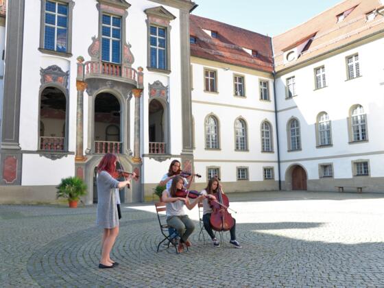 Musikanten im Klosterhof St. Mang in Füssen