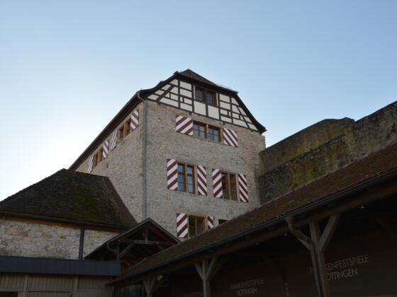 Burg Brattenstein mit Zehntscheune