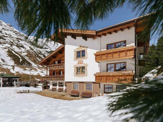 Hotel Macun Winter