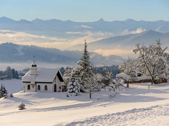 Hubertuskapelle in Forst im Winter